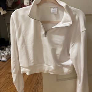 Aritzia tna airy AF quarter zip